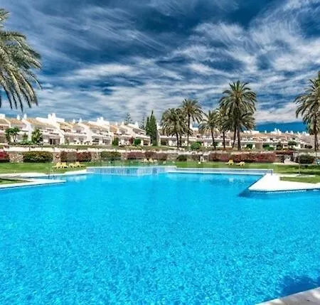 Apartment 2 Bedroom Flat In Nueva Andalucia